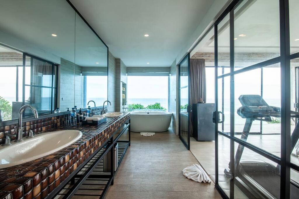 Nusa Dua Ocean View With Private Beach Exterior foto